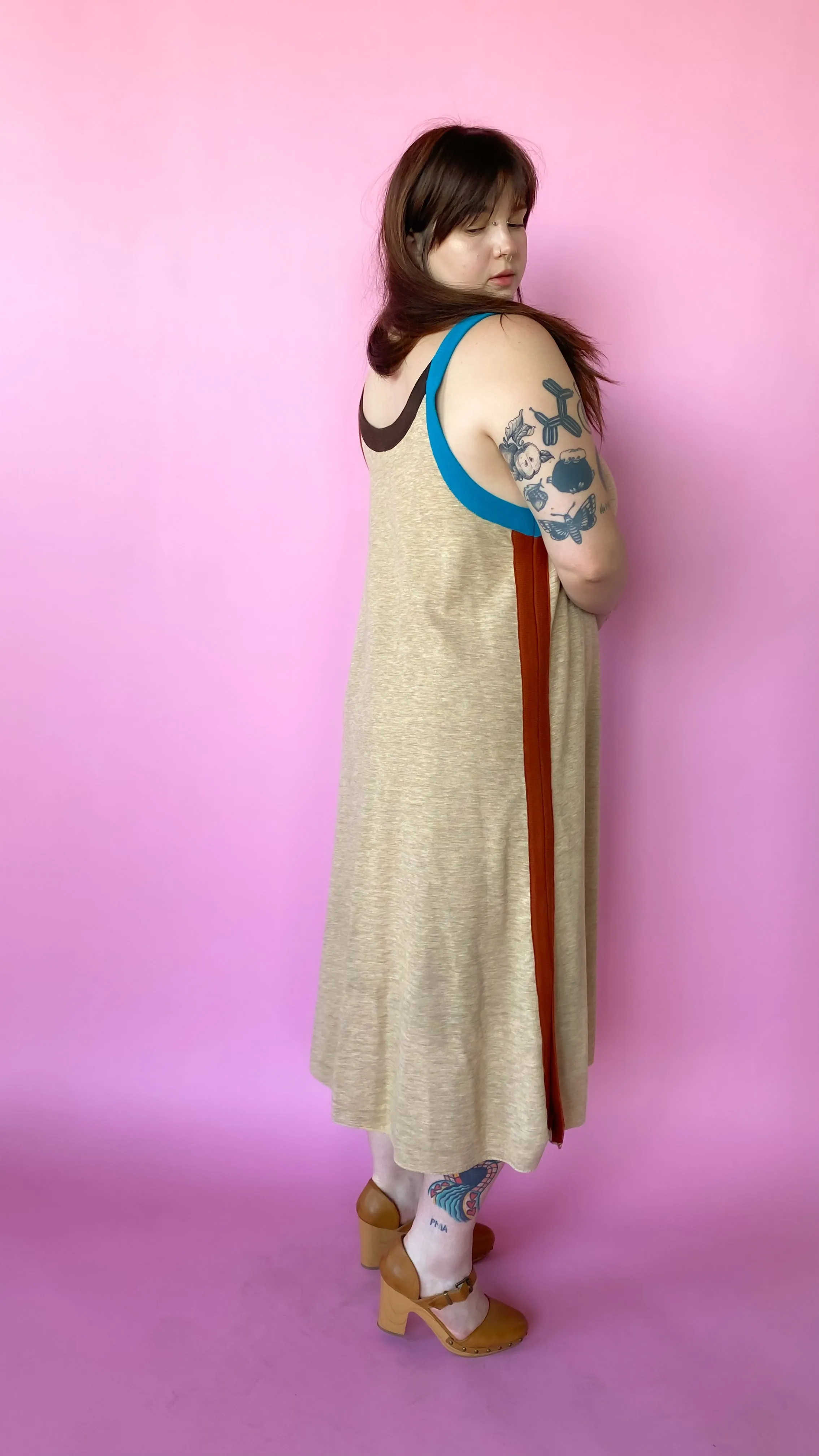 1970s Taupe Knit Colorblock Dress, sz. 2XL/3XL