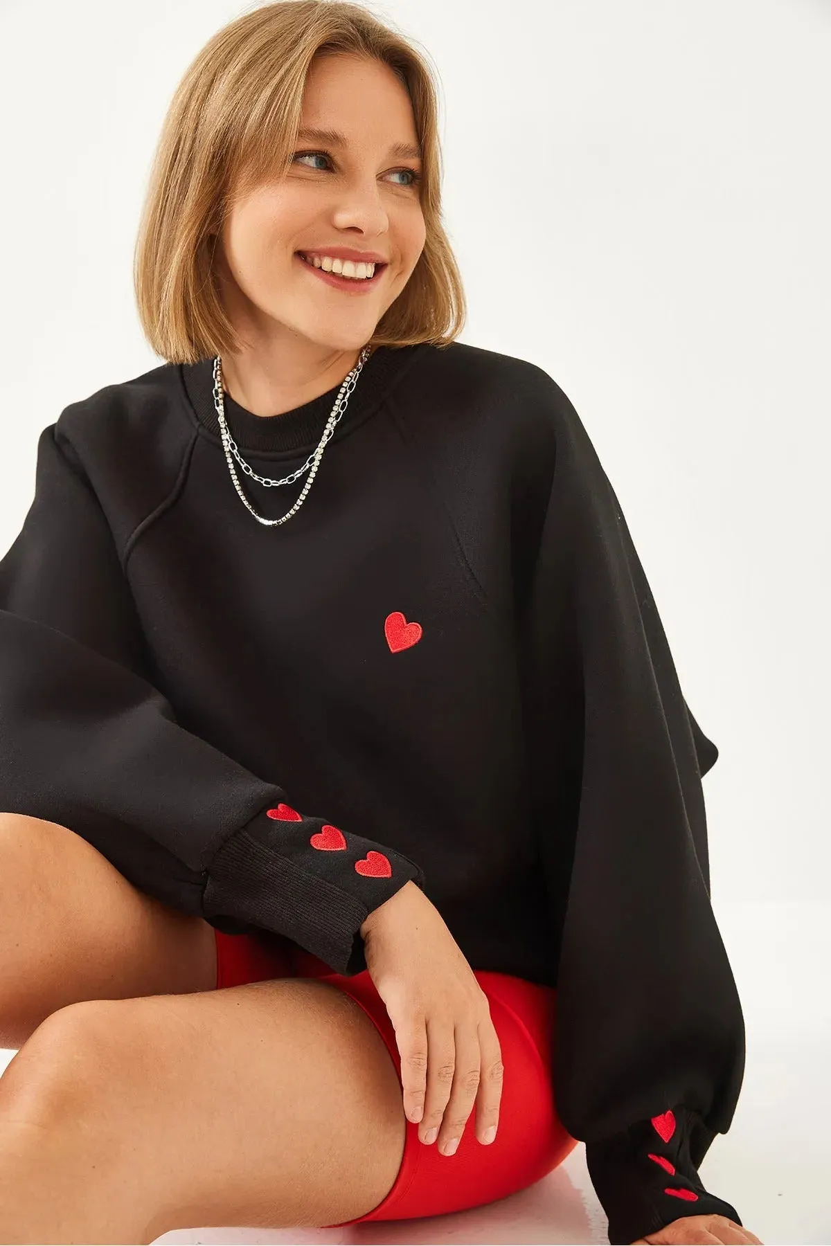 Women's Crew Neck Heart Embroidered Three-Ply Brushed Sweatshirt