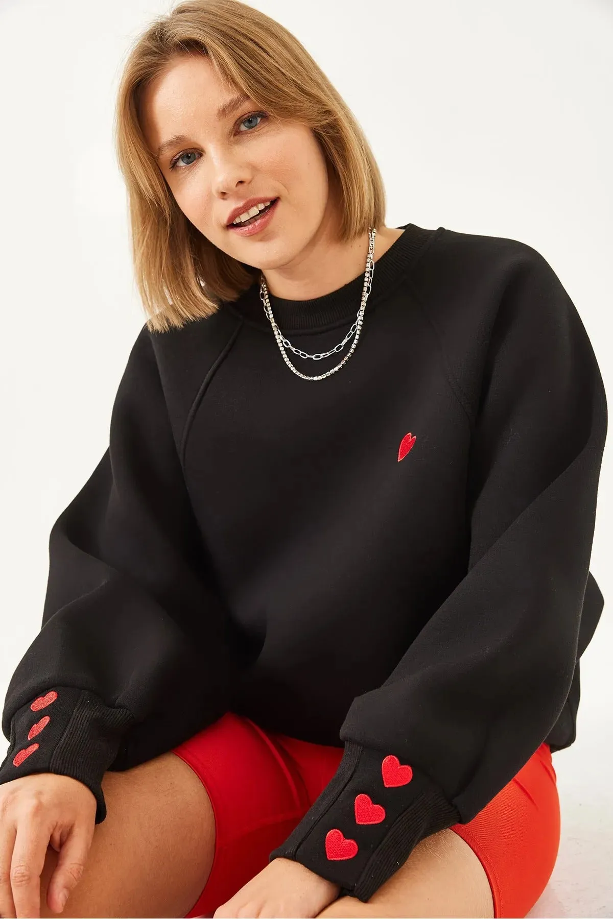Women's Crew Neck Heart Embroidered Three-Ply Brushed Sweatshirt