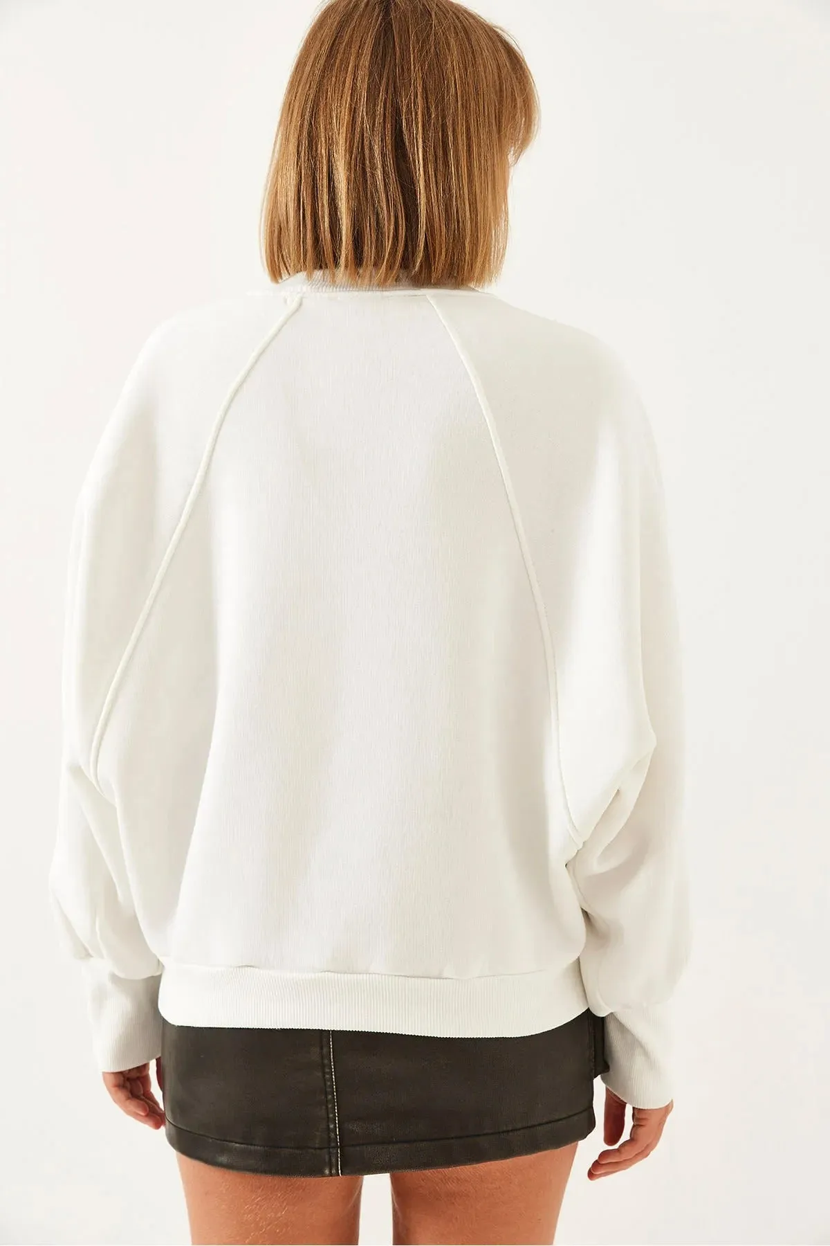 Women's Crew Neck Heart Embroidered Three-Ply Brushed Sweatshirt