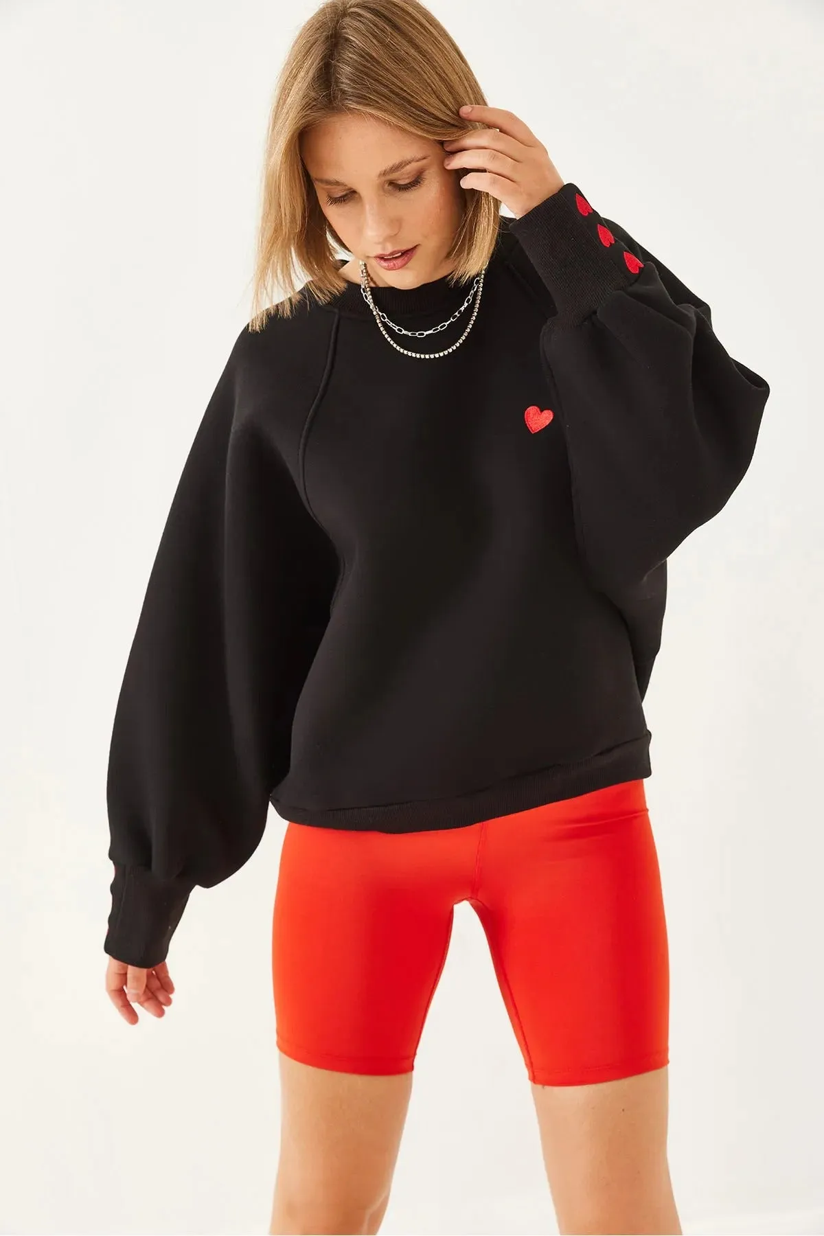 Women's Crew Neck Heart Embroidered Three-Ply Brushed Sweatshirt