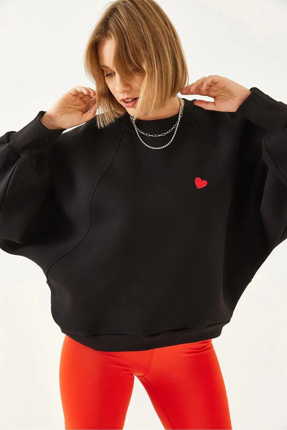 Women's Crew Neck Heart Embroidered Three-Ply Brushed Sweatshirt